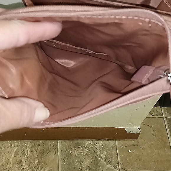 Giani Bernini Genuine Pebbled Pink Leather Triple Zip Crossbody Bag - Picture 6 of 12